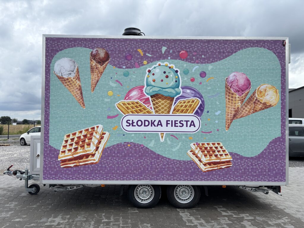 Przyczepa w koncepcie słodkim