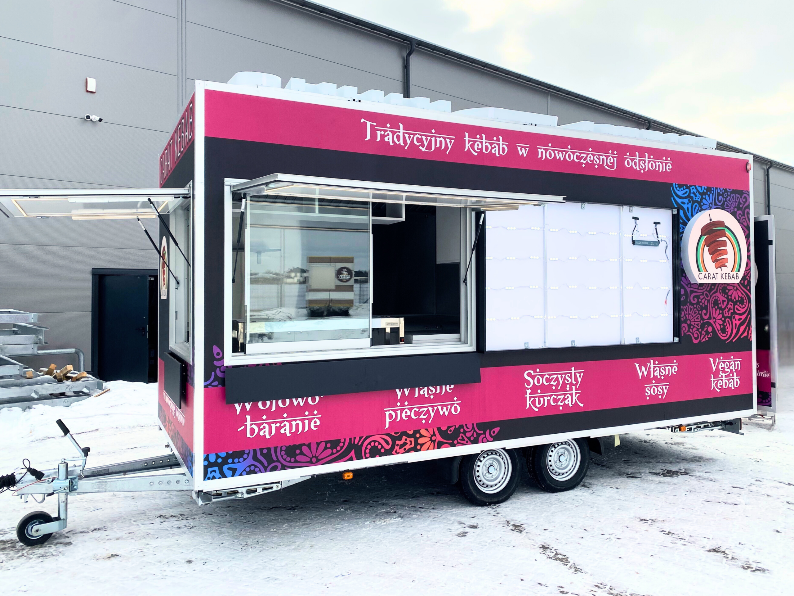 Przyczepa gastronomiczna Carat